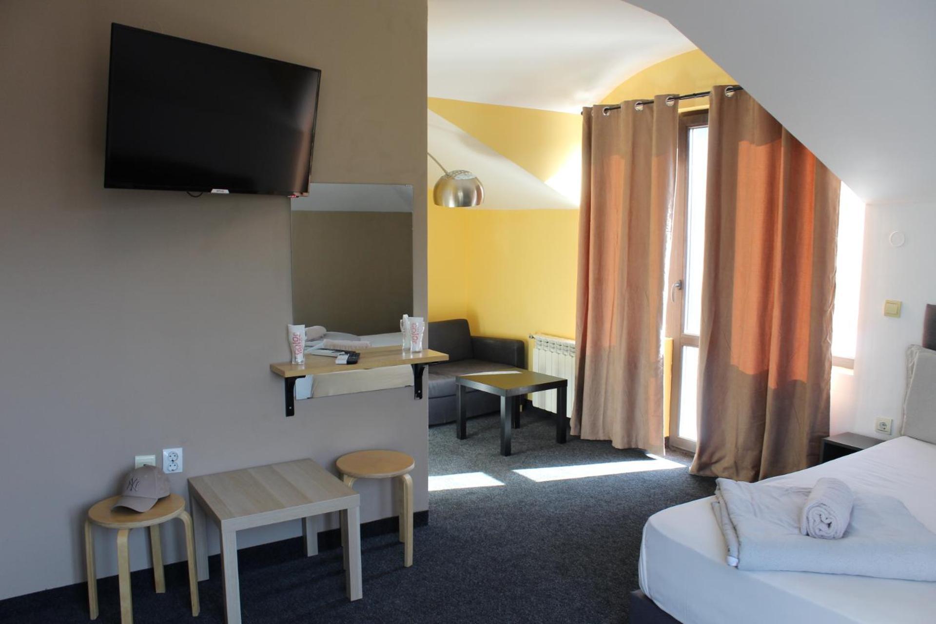 Hotel Color アセノヴグラト エクステリア 写真