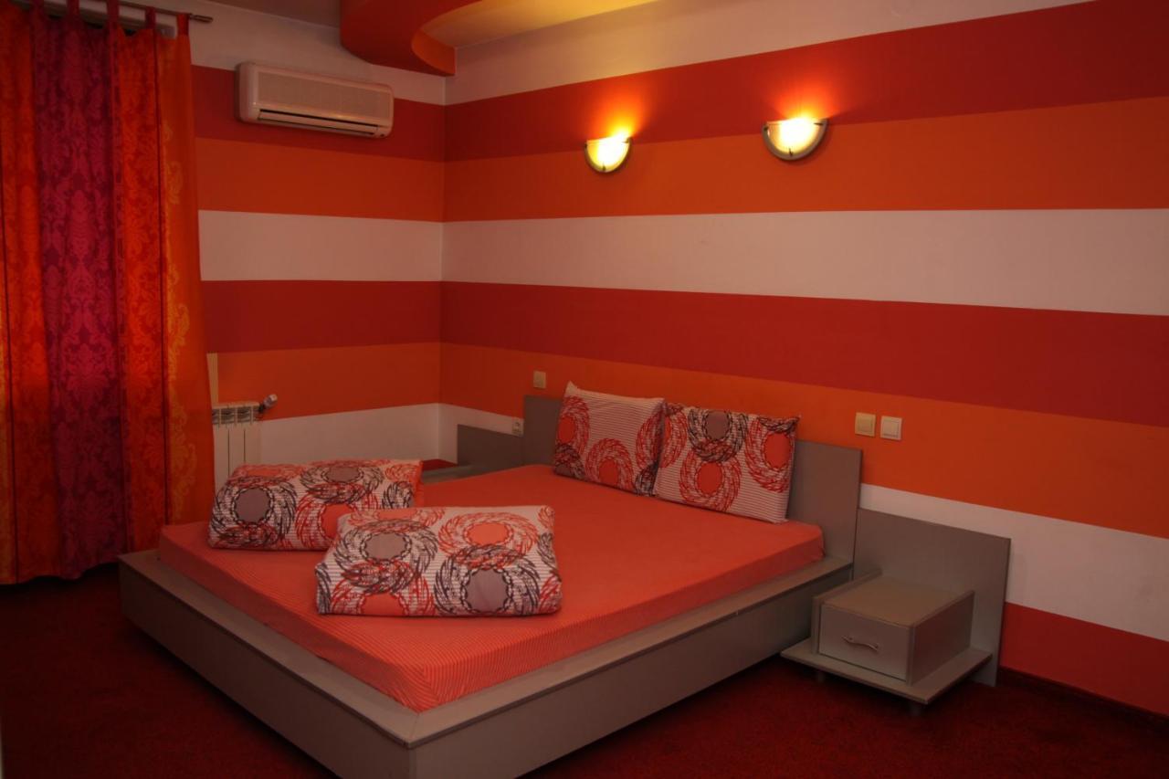 Hotel Color アセノヴグラト エクステリア 写真